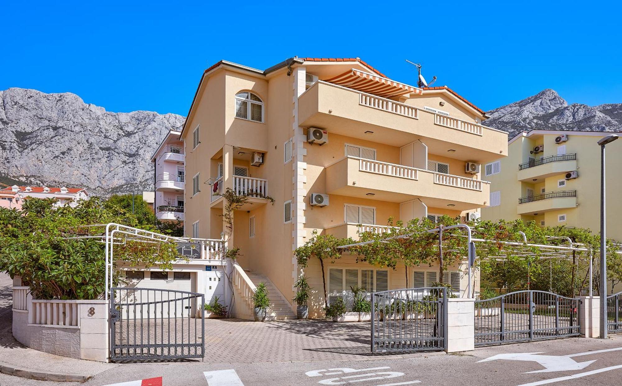 Apartments Ivica Makarska Exteriör bild